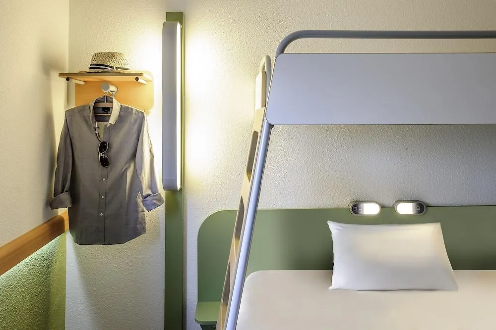 Ibis Budget Zurich City West 0*,
