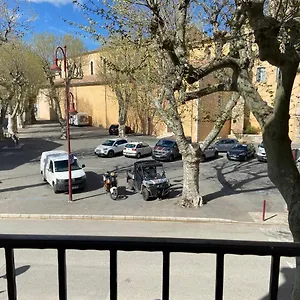 https://tres-beau-appartement-au-centre-historique-de-riez.fr-provencehotel.com