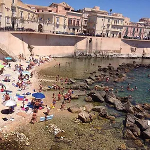 https://casa-il-castello.sicilyhotelsitaly.net